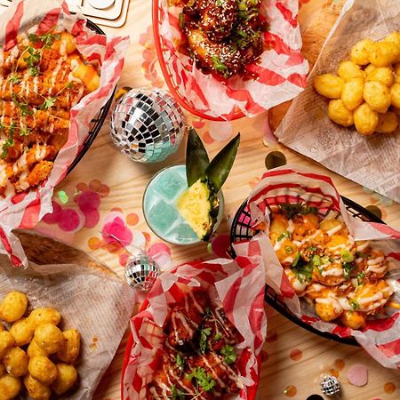 Moxy Manchester City Екстер'єр фото